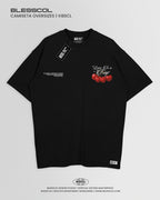CAMISETA OVERSIZE EDITION LOVE IS A TRAP